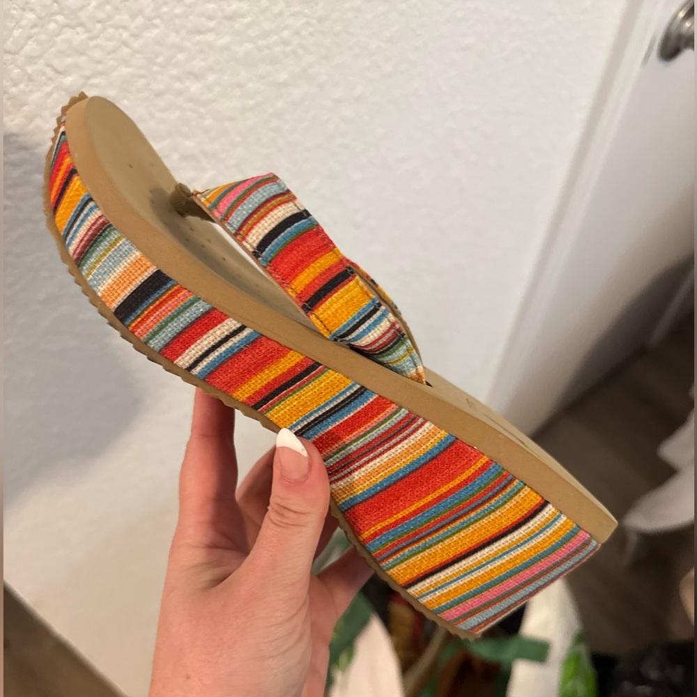 Volatile wedge thongs. Multicolor stripes. New